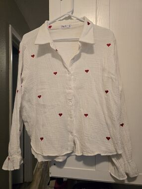 White Button-Up Gauze Shirt with Red Heart Embroidery